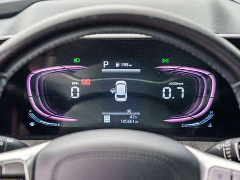 Used 2023 Kia Telluride EX w/ EX Captain's Chair Package image 25