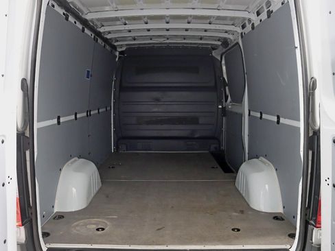 Used 2023 Mercedes-Benz Sprinter 2500 image 29