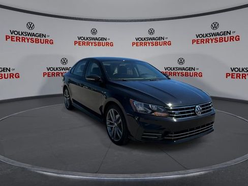 Used 2018 Volkswagen Passat 2.0T R-Line FWD image 2