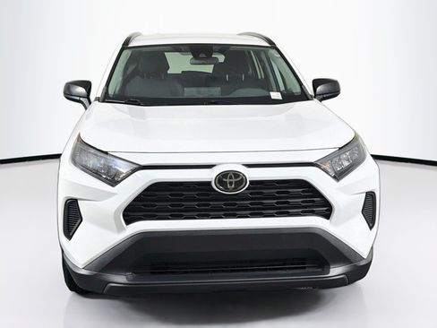 Used 2019 Toyota RAV4 LE w/ Carpet Mat Package FWD image 2