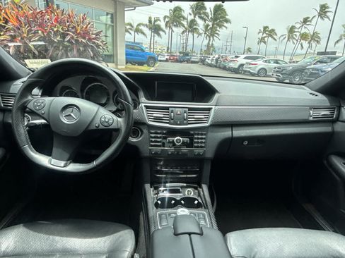 Used 2010 Mercedes-Benz E 550 Sedan image 15