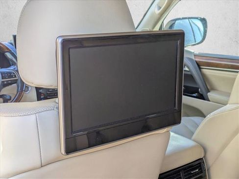 Used 2017 Lexus LX 570 4WD w/ Luxury Package image 19