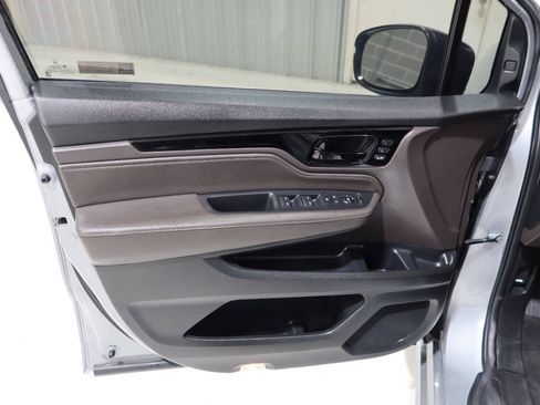 Used 2023 Honda Odyssey Touring image 21