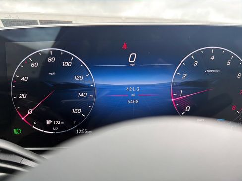 Used 2026 Mercedes-Benz GLC 300 4MATIC image 2