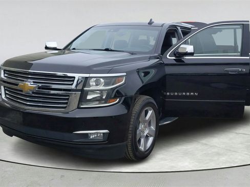 Used 2017 Chevrolet Suburban Premier image 10