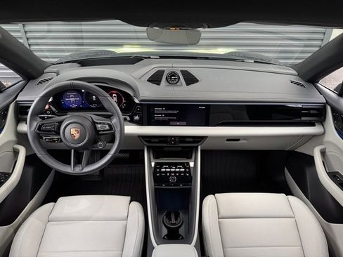 Certified 2025 Porsche Macan 4 Electric image 17