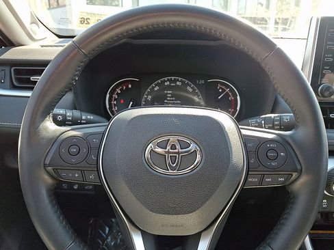 Used 2021 Toyota RAV4 Limited image 13