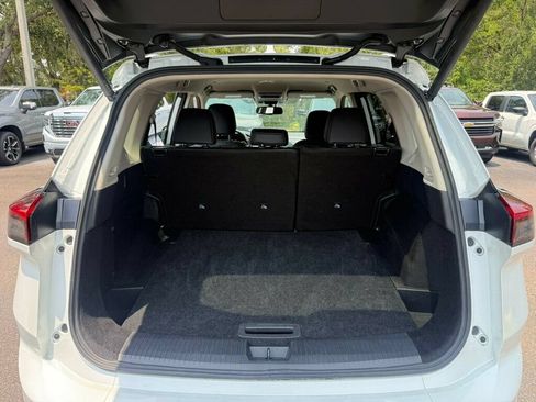 Used 2026 Nissan Rogue SL FWD image 9