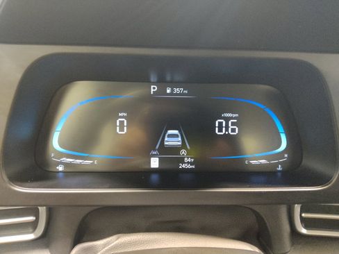 Used 2025 Hyundai Elantra SE FWD image 23