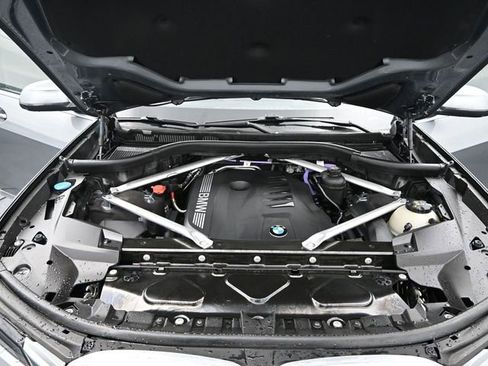 Used 2024 BMW X7 xDrive40i image 23