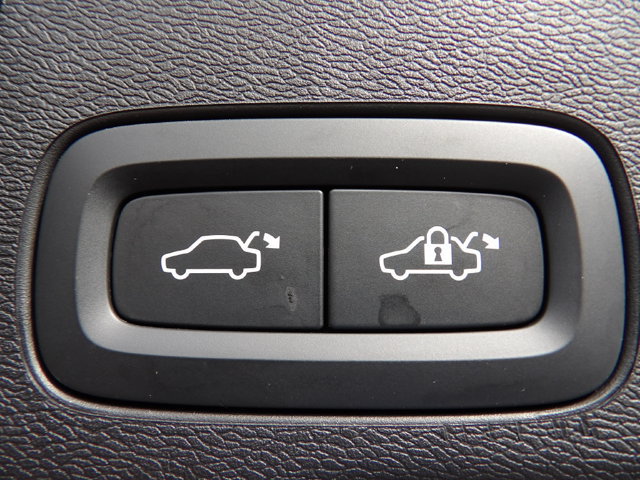 Certified 2024 Volvo XC60 B5 Core AWD/4WD image 27