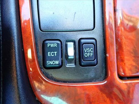 Used 2005 Lexus SC 430 Convertible image 17