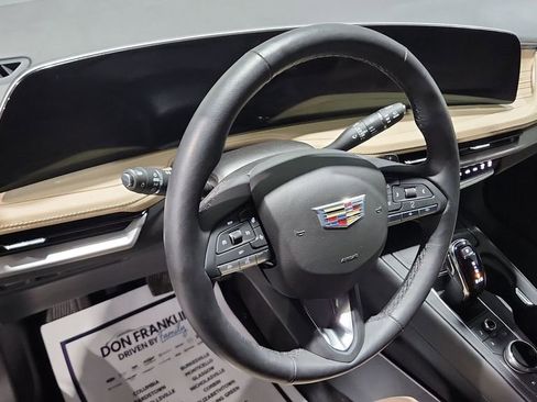 Used 2024 Cadillac XT4 Premium Luxury image 18