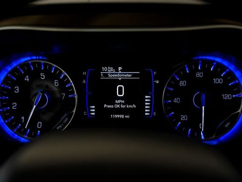 Used 2020 Chrysler Voyager Lxi image 15