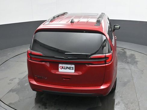 New 2026 Chrysler Pacifica Select w/ S Appearance Package FWD image 30