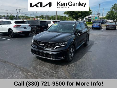Certified 2023 Kia Sorento S FWD image 3
