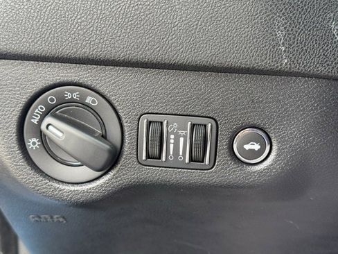 Used 2023 Dodge Charger SXT image 19