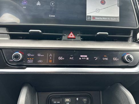 Certified 2025 Kia Sportage EX AWD/4WD image 24