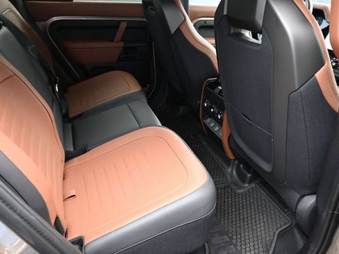 New 2026 Land Rover Defender 110 AWD/4WD image 9