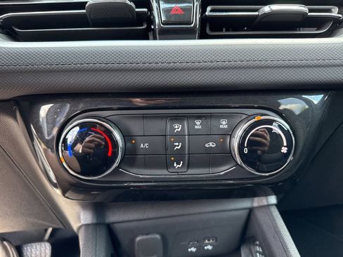 Used 2025 Chevrolet TrailBlazer LT image 19