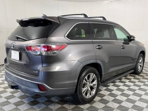 Used 2014 Toyota Highlander XLE FWD image 8