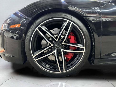 Used 2017 Audi R8 V10 w/ Carbon Exterior Package AWD/4WD image 59