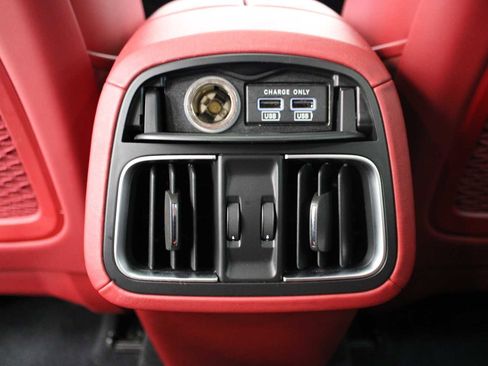 Used 2022 Maserati Levante GT image 38