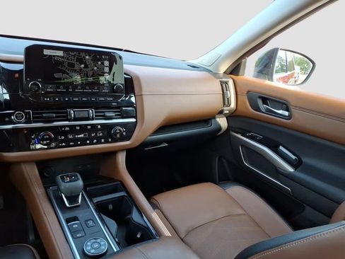 Used 2023 Nissan Pathfinder Platinum AWD/4WD image 33