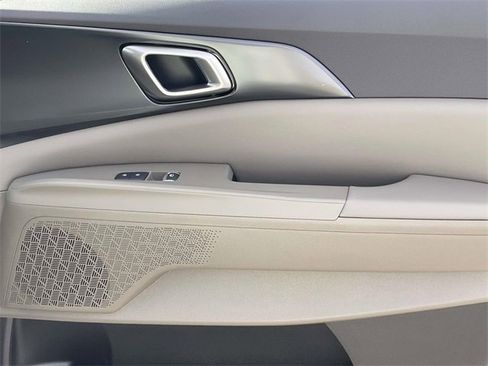 New 2026 Kia Carnival LXS image 12