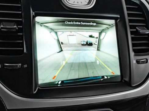 Used 2022 Chrysler 300 Touring w/ Sport Appearance Package image 20