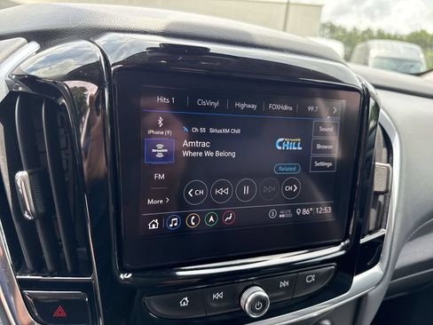 Used 2021 Chevrolet Traverse LT w/ LT Premium Package FWD image 28