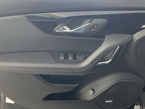 Used 2025 Chevrolet Blazer RS image 35