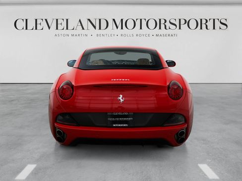 Used 2010 Ferrari California RWD image 8