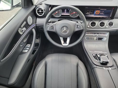 Used 2018 Mercedes-Benz E 400 4MATIC Sedan image 11