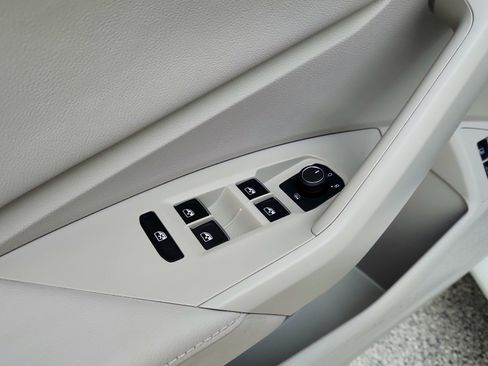 Used 2024 Volkswagen Jetta SE image 24