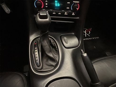 Used 2002 Chevrolet Corvette Coupe w/ Preferred Equipment Group2 image 15