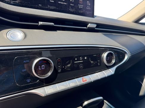 Used 2025 Genesis GV70 2.5T image 14