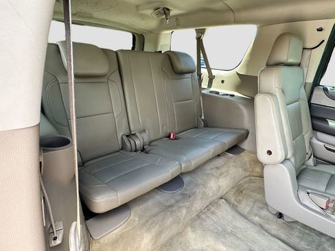 Used 2015 Chevrolet Suburban LT RWD image 35