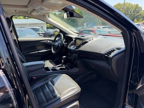 Used 2018 Ford Escape Titanium w/ Ford Safe & Smart Package AWD/4WD image 9