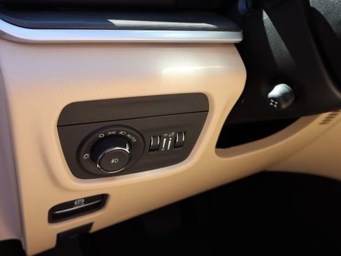 New 2026 Jeep Grand Cherokee L Limited AWD/4WD image 17