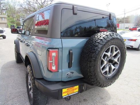Used 2023 Ford Bronco Badlands image 11