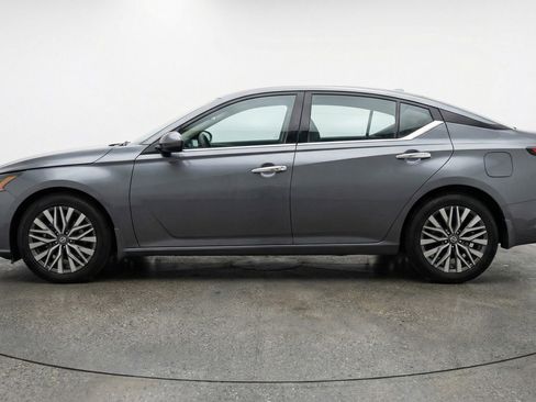 Used 2025 Nissan Altima 2.5 SV image 5