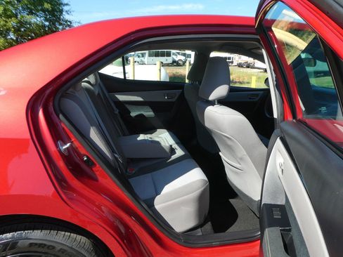 Used 2017 Toyota Corolla LE FWD image 25