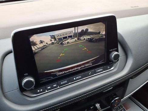 Used 2023 Nissan Rogue SV image 27