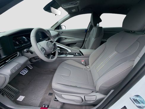 New 2026 Hyundai Elantra Sport FWD image 14