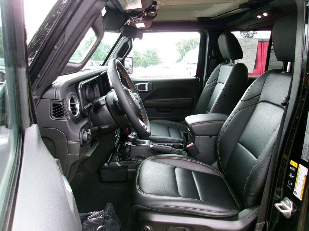 Certified 2024 Jeep Wrangler Unlimited Sahara AWD/4WD image 7