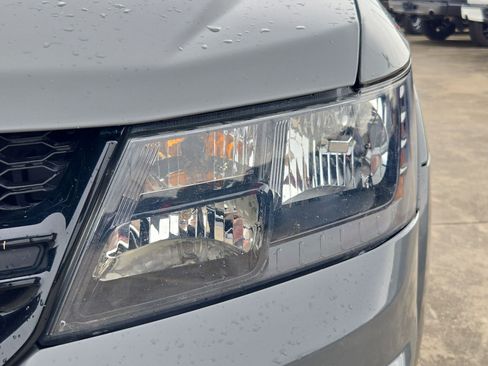 Used 2020 Dodge Journey SE w/ SE Popular Equipment Group FWD image 9