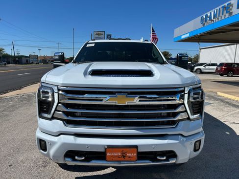 Used 2026 Chevrolet Silverado 3500 High Country w/ Technology Package image 2