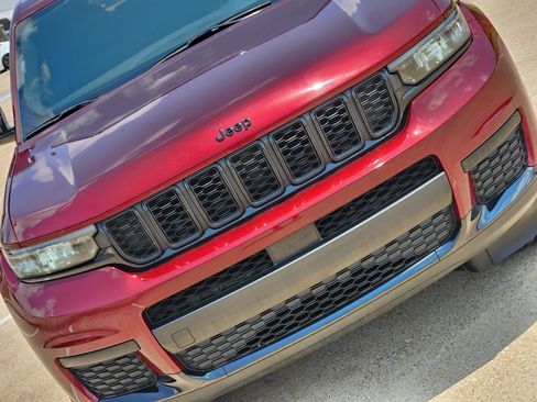 Used 2023 Jeep Grand Cherokee L Laredo AWD/4WD image 14