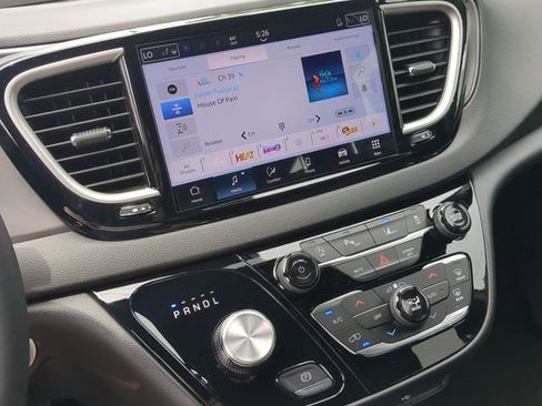 New 2026 Chrysler Voyager LX image 40